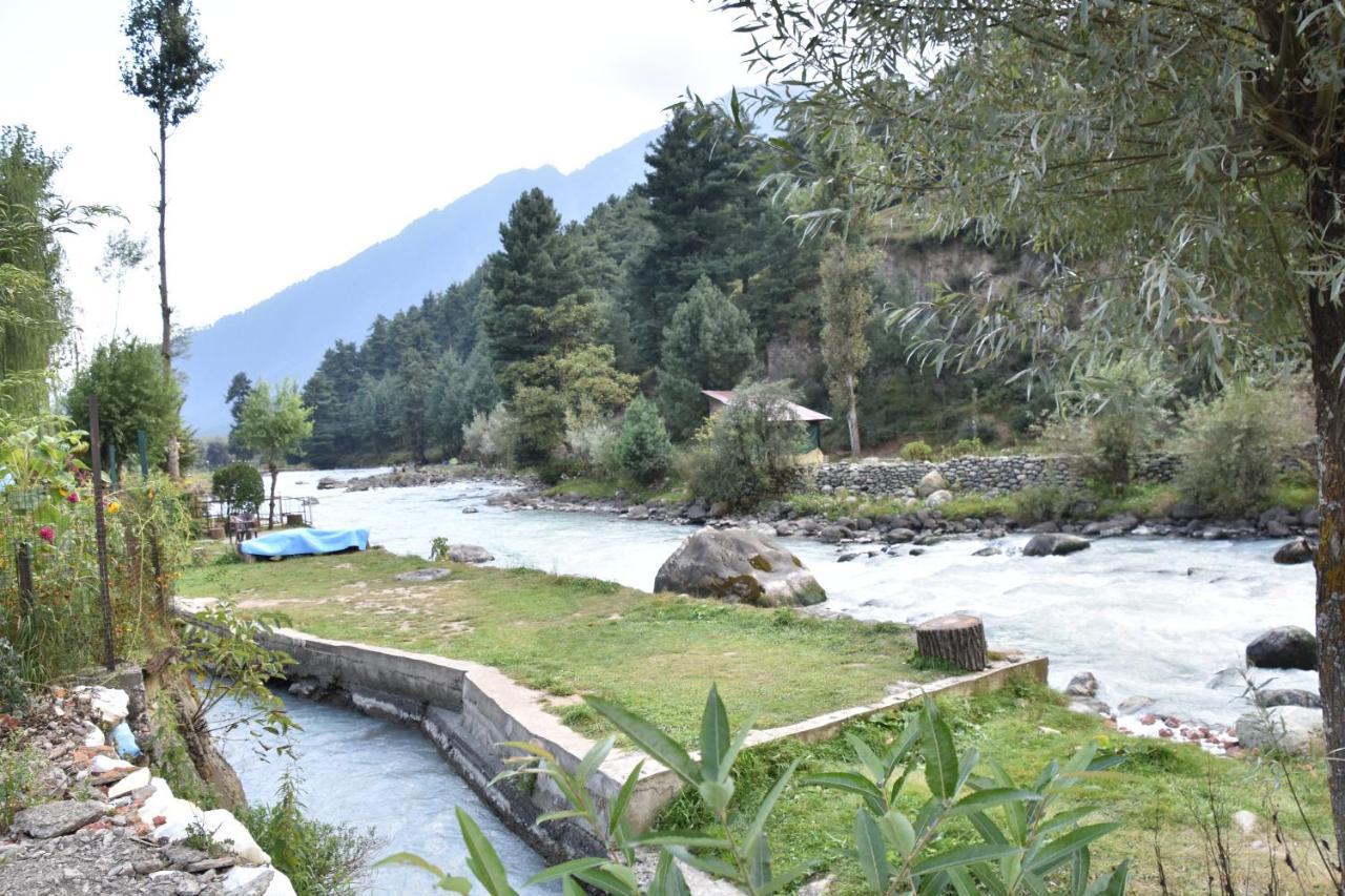 Hotel Lidder Palace Pahalgām Esterno foto