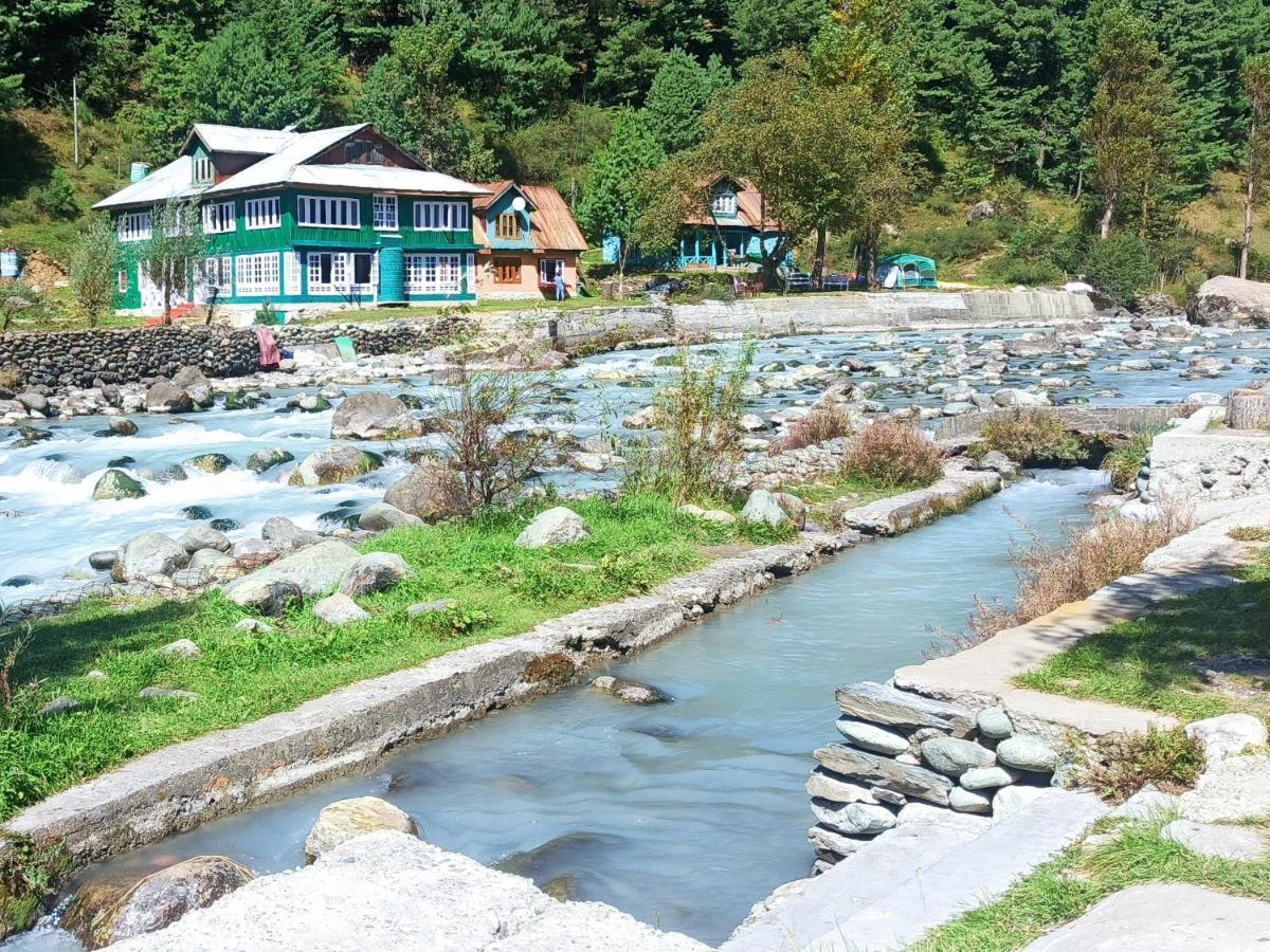 Hotel Lidder Palace Pahalgām Esterno foto